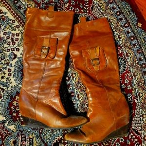 Leather boots with pockets